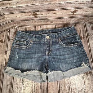 MAURICES Womens 9-10 Regular Cut Off Blue Denim Distressted Thick Stitch Shorts